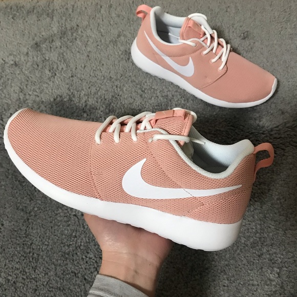Nike Roshe One - Picture 3 of 6